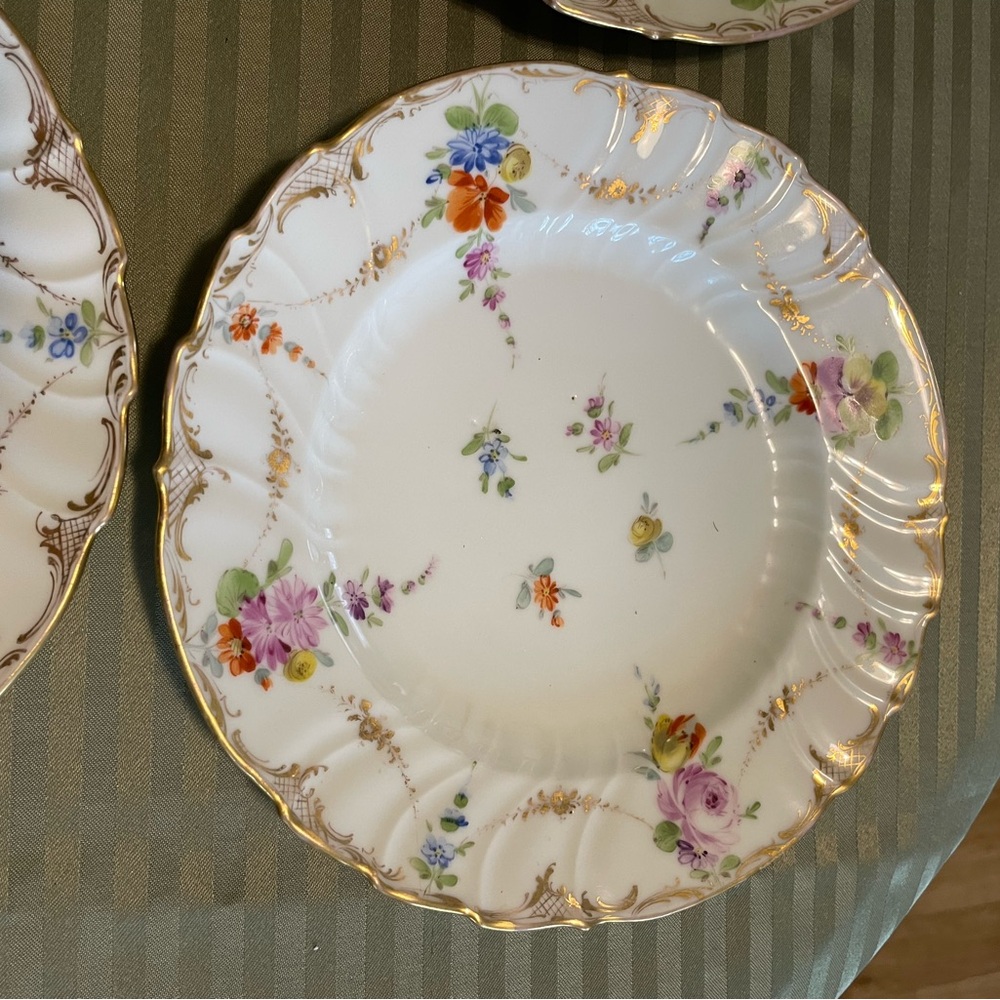 Fine Porcelain Floral Dinner Plates in White with Multicolor Accents - Picture 6 of 11